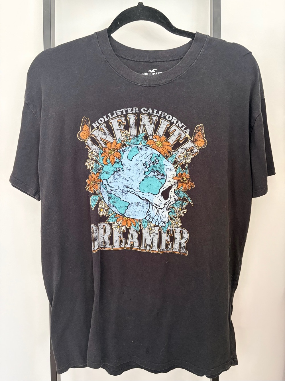 Hollister Black Graphic 'Infinite Dreamer' Tee with Aqua & Orange Print